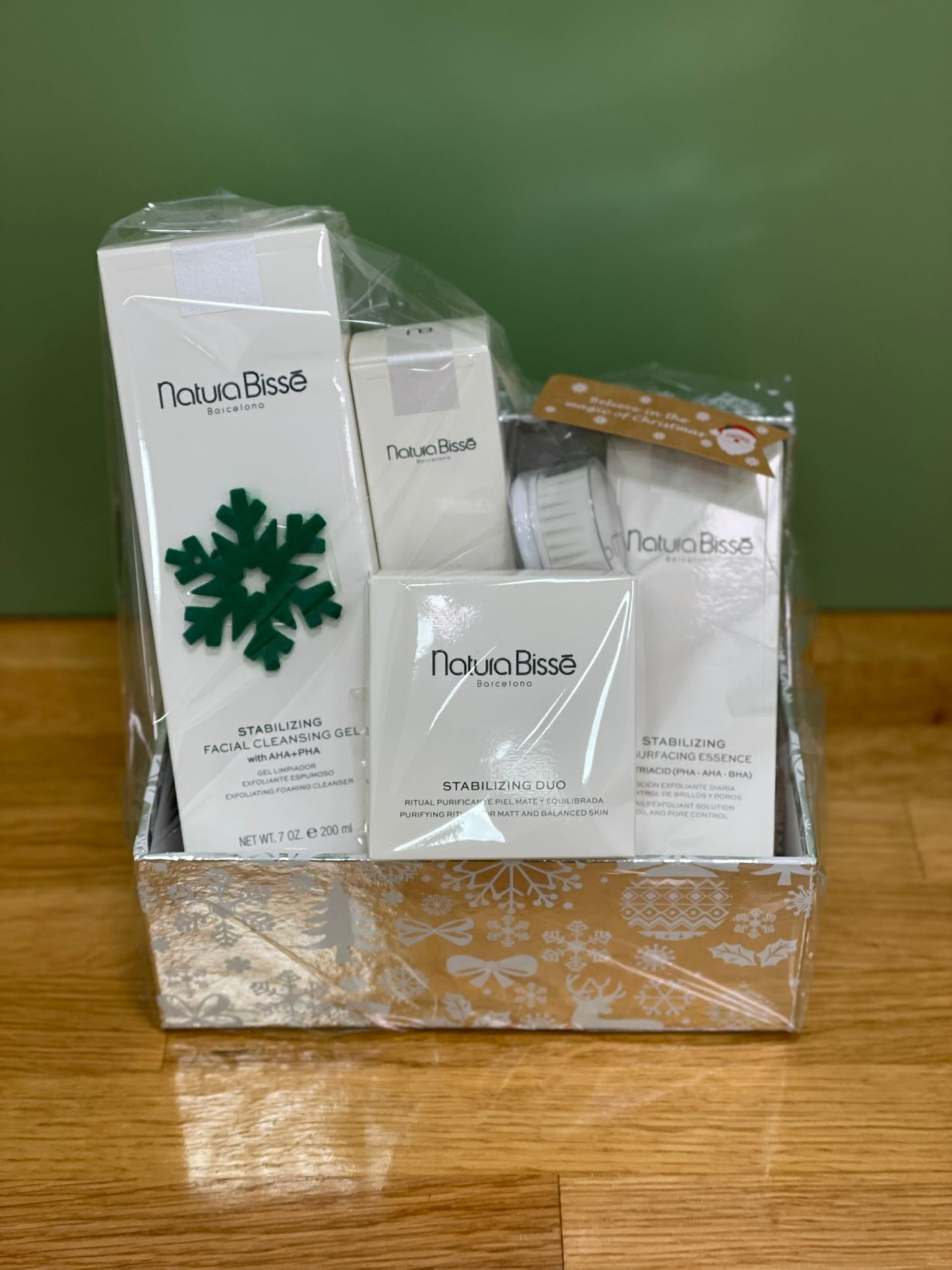 Cesta regalo Natura Bissé - Clínica Médico Estética Piel y limón